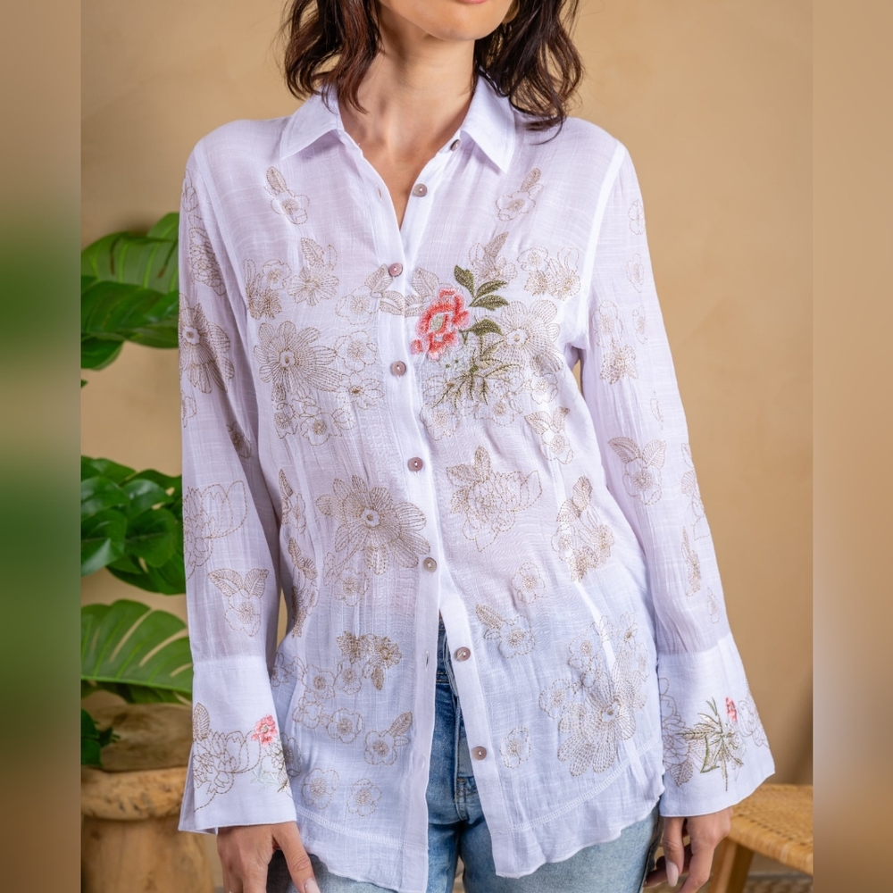 Floral Embroidered Button-Down Shirt -NWT- Size Large